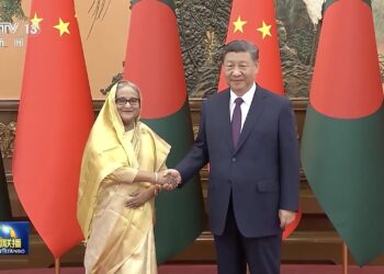 شي جين پينګ د بنګله ديش له صدر اعظمې شيخ حسينې سره وکتل