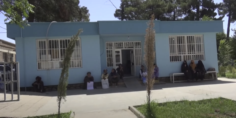 ترکیې د هرات حوزوي روغتون سره د درملو او طبي وسایلو مرسته وکړه