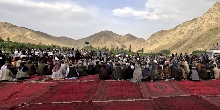 ميدان وردګو کې د مڼې ګل مشاعره تر سره شوه