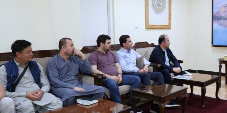 ازبکستاني پانګوالو په افغانستان کې پانګونې ته لېوالتیا ښودلې