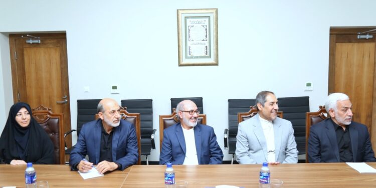 افغان او ایراني لوري د هلمند پر اوبو خبرې کړې دي