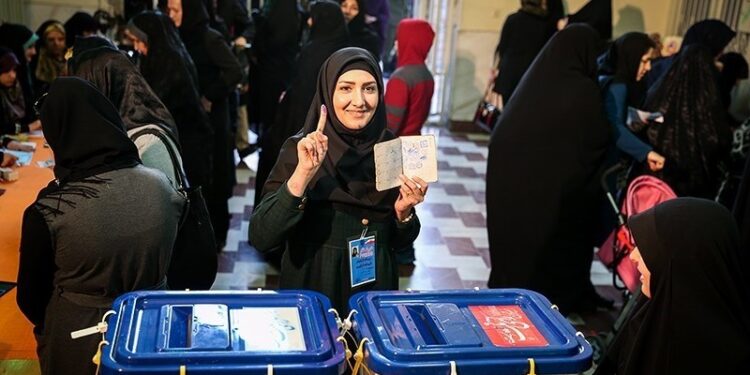 ایران کې د ولسمشریزو ټاکنو دویم پړاو پیل شو