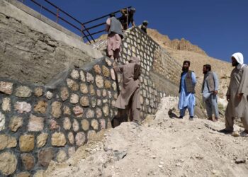 ملي تدارکاتو کمېسیون ۵ میلیارد افغانیو په ارزښت پروژې منظورې کړې
