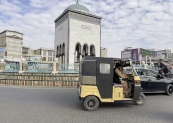 بدخشان کې د ترافیکي پېښې له امله ۱۶کسانو ته مرګ ژوبله اوښتې