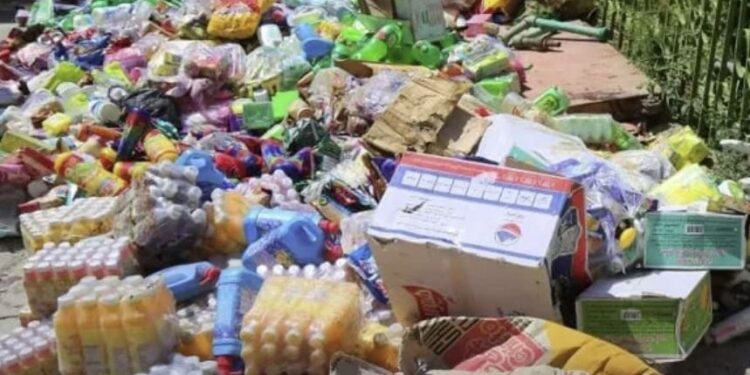 کابل ښاروالۍ ۲ ټنه تاریخ تېر او بې کیفیته توکي راټول کړي