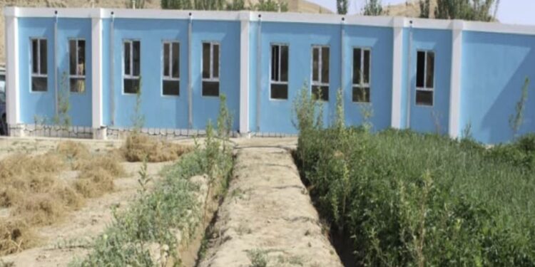سرپل کې یوه ښوونځي ته ودانۍ جوړه شوې