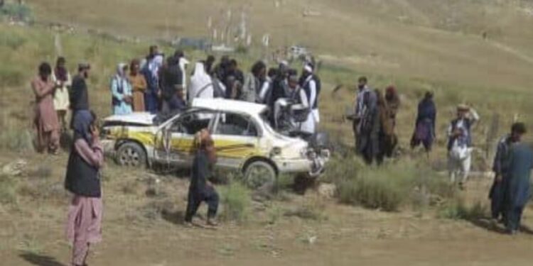 میدان وردګو کې ترافیکي پېښې ۶ کسانو ته مرګ ژوبله اړولې