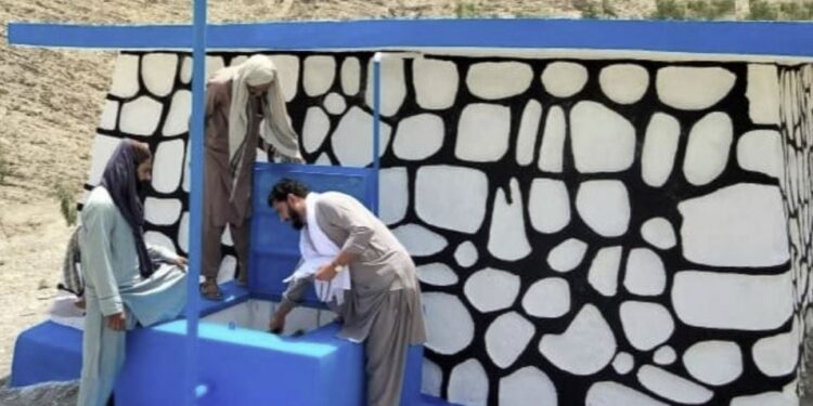 په ننګرهار کې ۲۳۰ کورنیو ته د څښاک پاکې اوبه برابرې شوې