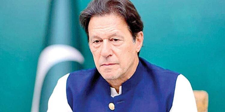عمران خان: پوځ سره ښې اړیکې نه درلودل سادتوب دی