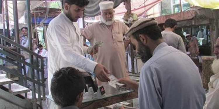 نیمروز کې پر بهرنیو اسعارو راکړه ورکړه ۸۰ سلنه را کمه شوې ده