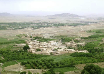 غزني کې د خلکو په شخصي لګښت یوه ښوونځي ته ودانۍ جوړیږي