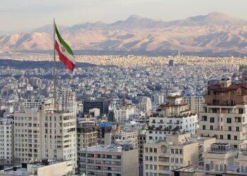 ایراني چارواکي: بې‌اسناده بهرني اتباع دې د کال تر پایه ووځي