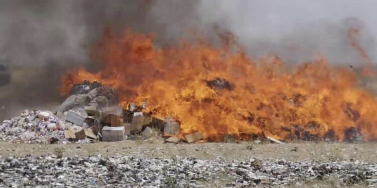 خوست کې ۹ ټنه خوراکي او غیر خوارکي توکي سوځول شوي