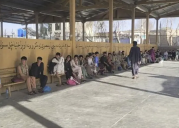 د پاکستان له زندانونو تازه خوشې شوي ۶۶ افغانان هېواد ته راستانه شول