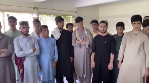 د پاکستان له زندانونو ۴۴ افغانان خوشې شول