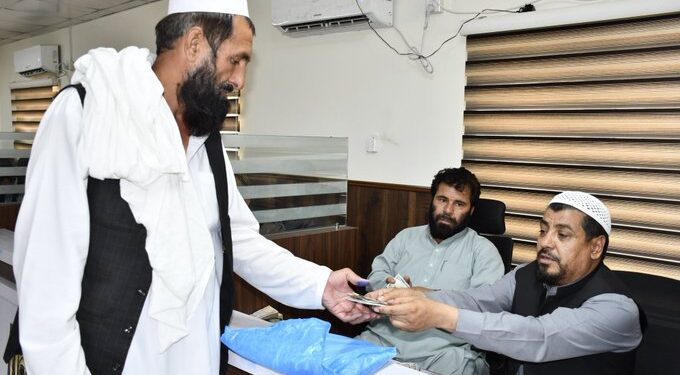 حاجيانو ته د هغوی د پاتې پيسو د بېرته ورکولو لړۍ پيل شوه