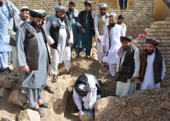 سرپل کې د راستنېدونکو کډوالو لپاره د کورونو جوړولو چارې پيل شوې