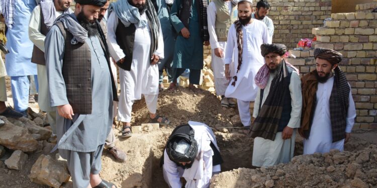 سرپل کې د راستنېدونکو کډوالو لپاره د کورونو جوړولو چارې پيل شوې