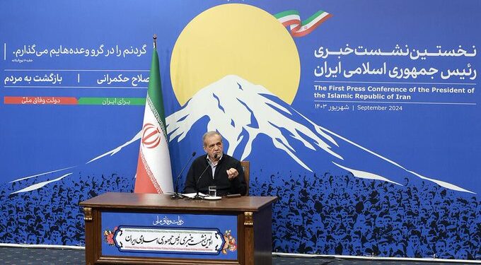 د ایران ولسمشر: بې اسناده افغان کډوال خپل هېواد ته استوو