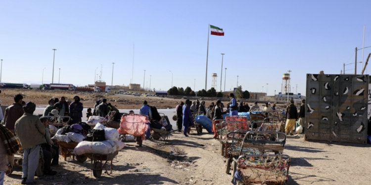 ایران کې افغان کډوال: له نامعلوم برخلیک سره مخ یو
