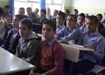 د ایران په ښوونځيو کې د افغان زده‌کوونکو  نوم‌لیکنه پيلیږي