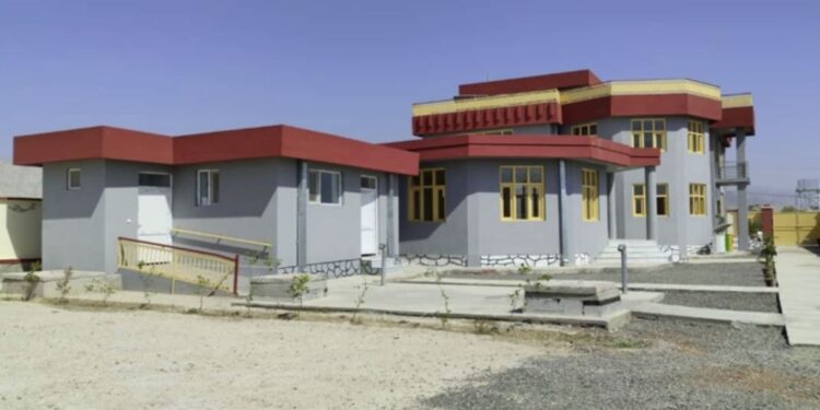 لغمان کې کډوالو ځوانانو ته یو ټولنیز مرکز جوړ شوی دی