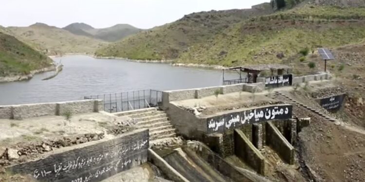 خوست کې خلکو په شخصي لګښت د اوبو بند جوړ کړی