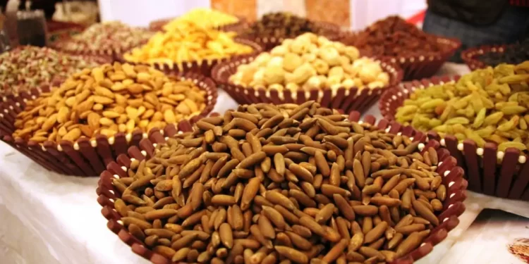 له افغانستانه د ۲۵۷ میلیونه ډالرو په ارزښت وچه میوه صادر شوې