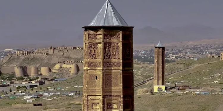 عزیزي: نړیوال دې د افغانستان تاریخي ابداتو بیارغونه کې ونډه واخلي