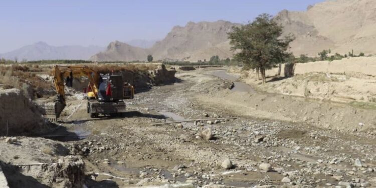 لوګر کې د یوه سربند جوړولو چارې پیل شوې دي