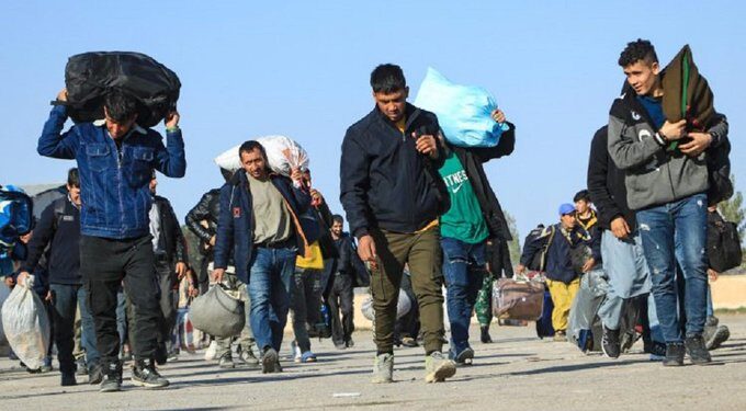ایران کې افغان کډوال: سرپرست حکومت دې زموږ ستونزو ته رسېدنه وکړي