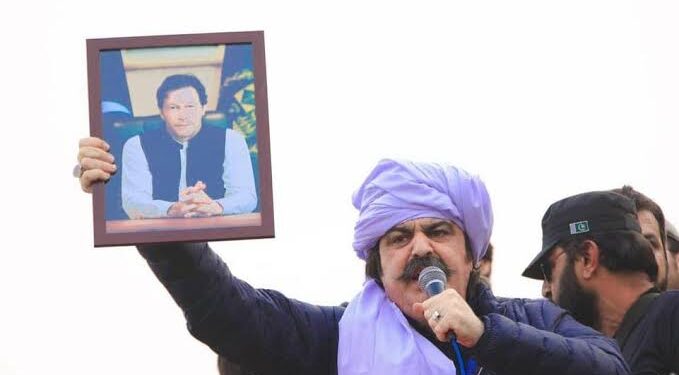 پاکستاني پولیسو د خیبرپښتونخوا وزیر اعلی نیولی دی