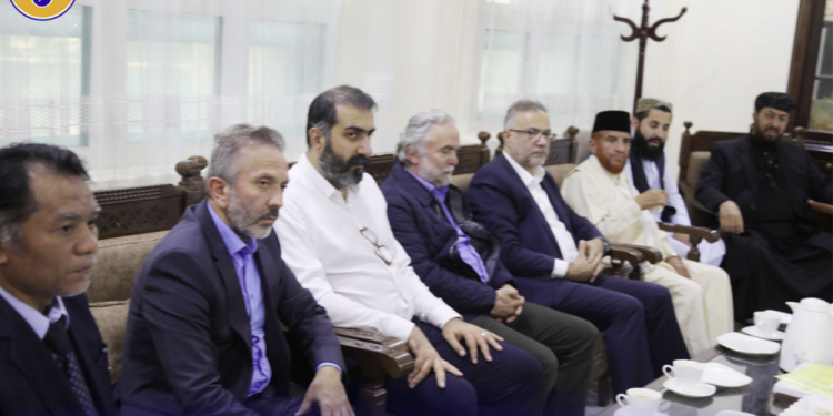 د کانونو سرپرست وزیر د دریو هېوادونو علماوو او پانګوالو سره کتلي