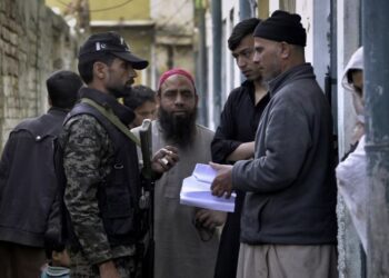پاکستان کې روانو لاریونونو افغان کډوال له ستونزو سره مخ کړي