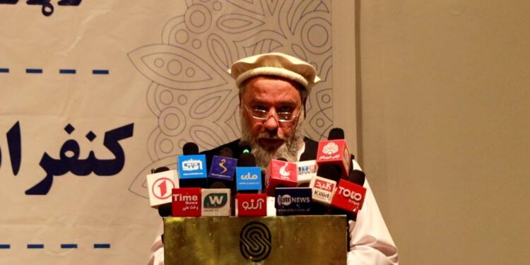 عزیزي: افغان سوداګر باید په هېواد کې دننه پانګونه وکړي
