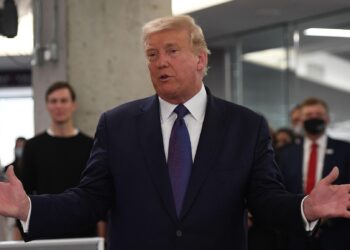 شي‌ جين پينګ ډونالډ ترمپ ته د مبارکۍ پيغام ولېږه