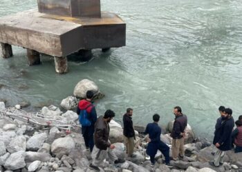 پاکستان کې د واده بس چپه کېدو پېښه کې ۲۶ تنه مړه شوي