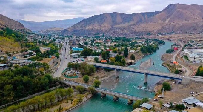 بدخشان کې د یوې ترافیکي پېښې له امله ۱۱ کسانو ته مرګ ژوبله اوښتې