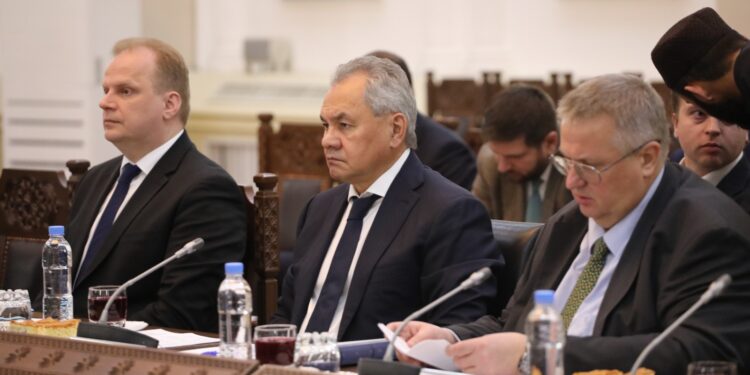 شویګو: افغان چارواکو سره مو د خبرو ډيره برخه اقتصادي وه