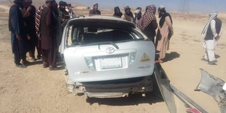 غزني کې د ترافیکي پېښې امله ۴ تنو ته مرګ ژوبله اوښتېې