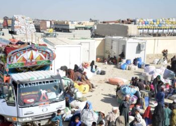 هېواد ته د راستنېدونکو کډوالو په شمېر کې درې سلنه کموالی راغلی