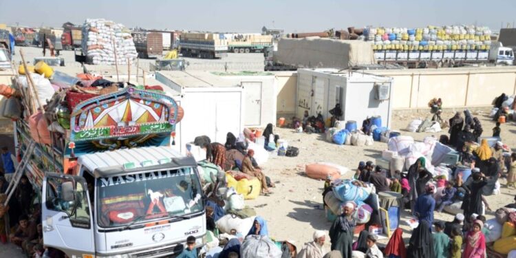 هېواد ته د راستنېدونکو کډوالو په شمېر کې درې سلنه کموالی راغلی