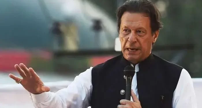 عمران خان خپلو پلویانو ته؛ د خپلو غوښتنو تر منل کېدو مبارزه وکړئ