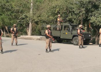 خیبر پښتونخوا کې ۸ پاکستاني پولیس وژل شوي