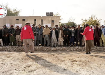 بلخ کې پر لسګونه بېوزله کورنیو نغدي مرستې ووېشل شوې
