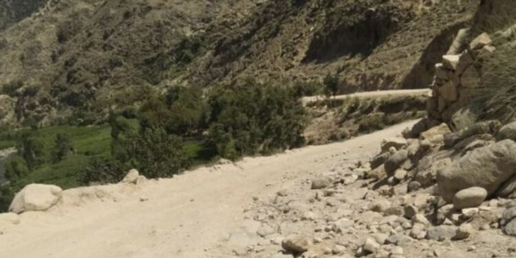 نورستان کې د ۳۰ کیلومتره سړک د جوړولو چارې پیل شوې