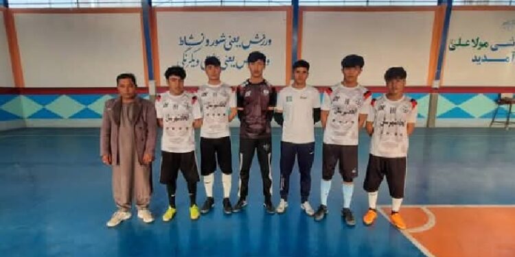 غزني کې د ۲۰ لوبډلو ترمنځ د فوټسال سیالۍ پیل شوې