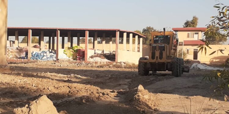 ننګرهار کې د باروړونکو موټرو لپاره دوه ستر تمځایونه جوړېږي