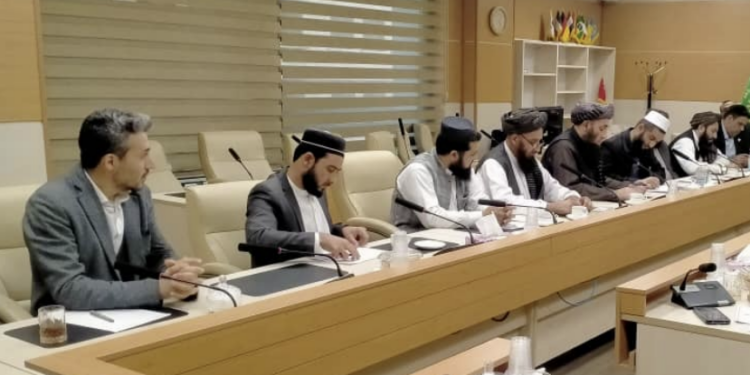 افغان او ایراني لوري د کرنیزو همکاریو پر پراختیا ټینګار کړی