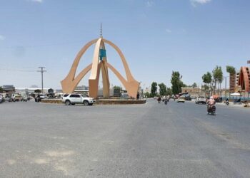 د کندهار په ۱۱ ولسوالیو کې رغنیزې پروژې پلې کیږي
